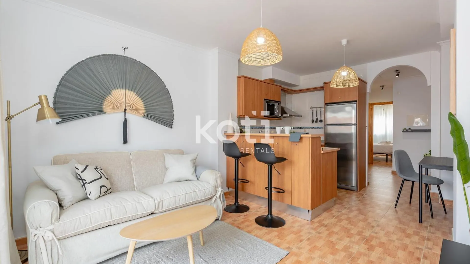 Koti Rentals - Sandy Beach Apartment فوينخيرولا إسبانيا