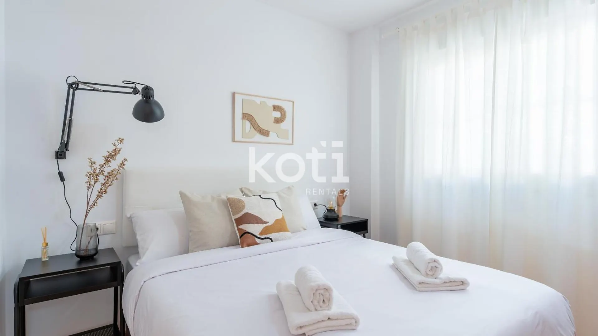 Koti Rentals - Sandy Beach Apartment فوينخيرولا إسبانيا
