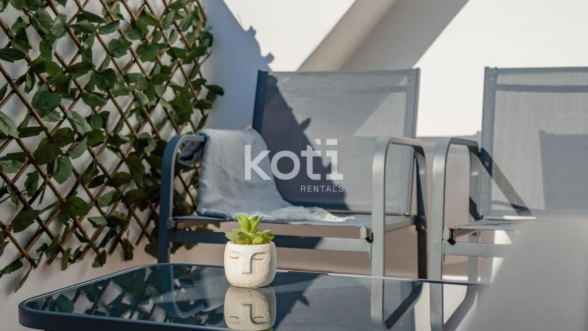 Koti Rentals - Sandy Beach Apartment فوينخيرولا 0*,  إسبانيا
